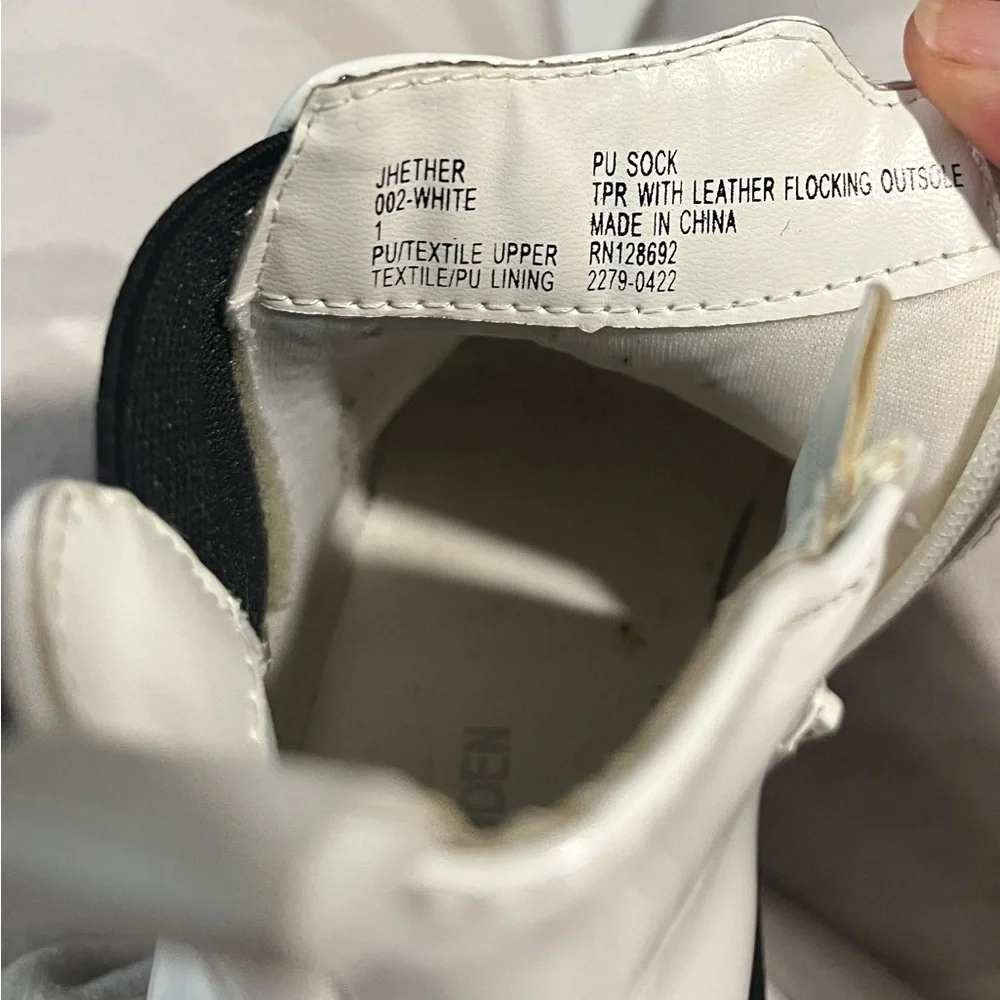 Steve Madden White and Black Sandals